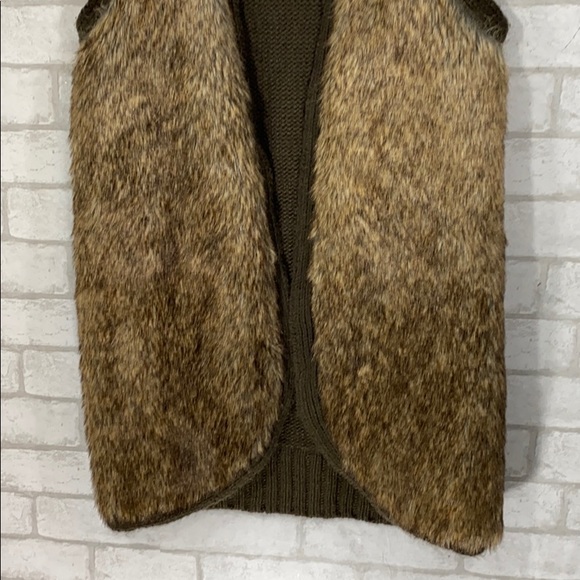 Ariat faux fur knit open vest size XS - Picture 3 of 12